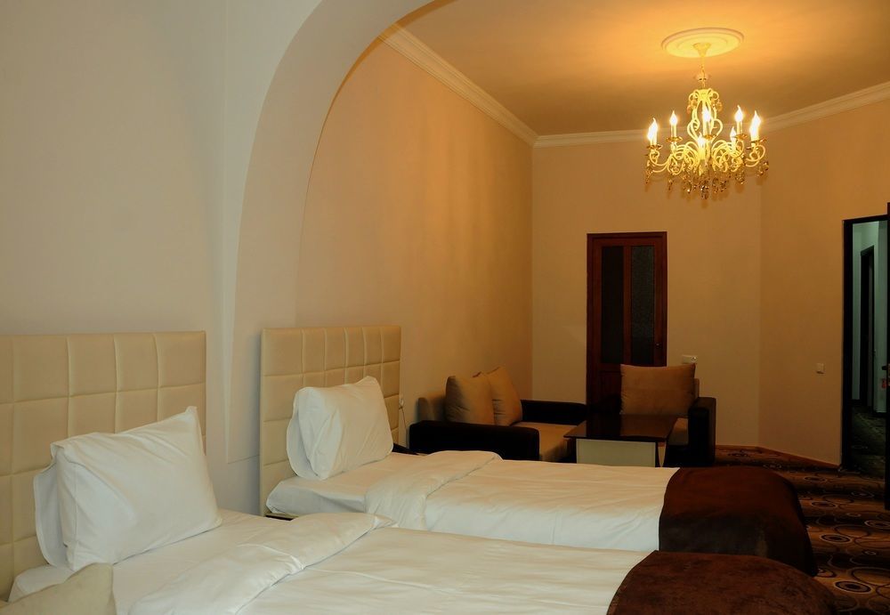 Nor Yerevan Hotel Exterior photo
